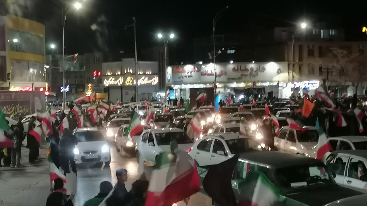 ادامه حضور شبانه کرمانی ها در خیابان ها+فیلم