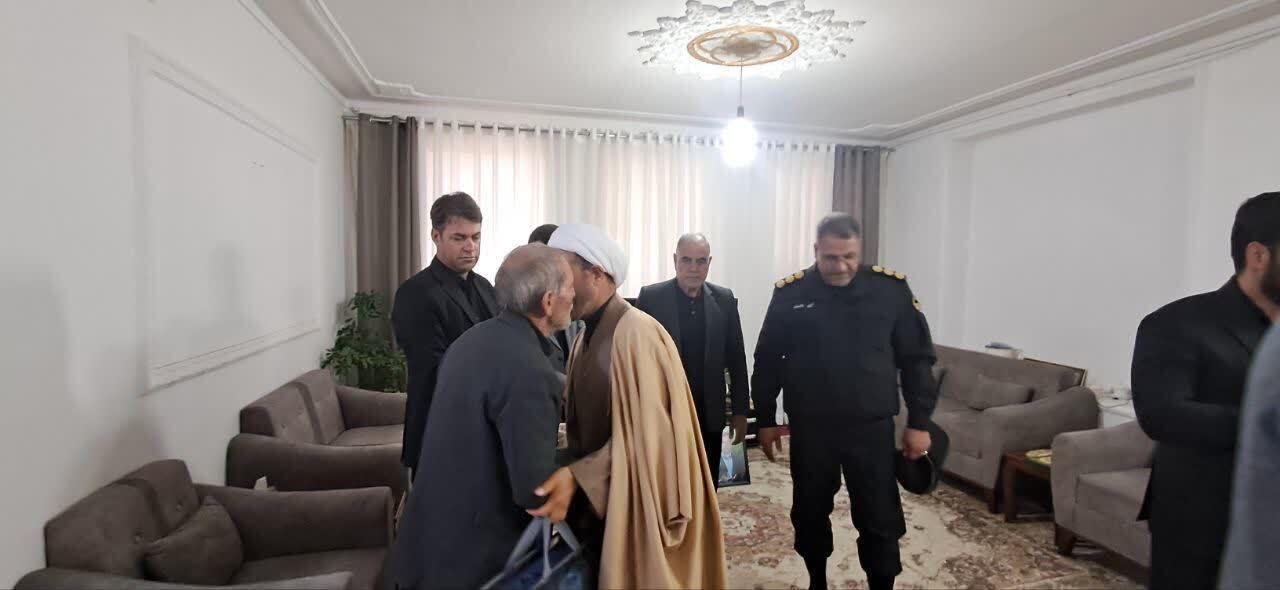 مراسم دیدار با خانواده شهدای رمضان در نیشابور مراسم دیدار با خانواده شهدای رمضان در نیشابور
