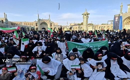طلاب خواهر قم کفن پوش در بیعت با سومین رهبر انقلاب اسلامی ایران+فیلم و تصاویر طلاب خواهر قم کفن پوش در بیعت با سومین رهبر انقلاب اسلامی ایران+فیلم و تصاویر