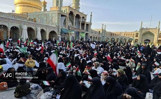طلاب خواهر قم کفن پوش در بیعت با سومین رهبر انقلاب اسلامی ایران+فیلم و تصاویر طلاب خواهر قم کفن پوش در بیعت با سومین رهبر انقلاب اسلامی ایران+فیلم و تصاویر