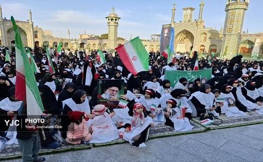 طلاب خواهر قم کفن پوش در بیعت با سومین رهبر انقلاب اسلامی ایران+فیلم و تصاویر طلاب خواهر قم کفن پوش در بیعت با سومین رهبر انقلاب اسلامی ایران+فیلم و تصاویر
