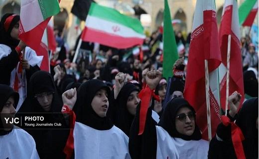 طلاب خواهر قم کفن پوش در بیعت با سومین رهبر انقلاب اسلامی ایران+فیلم و تصاویر طلاب خواهر قم کفن پوش در بیعت با سومین رهبر انقلاب اسلامی ایران+فیلم و تصاویر