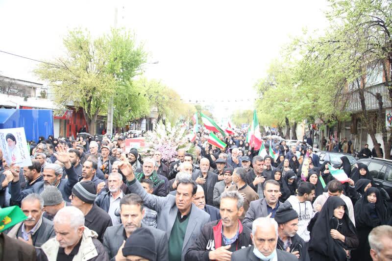 بدرقه بارانی شهدای مدافع وطن در شیراز + تصاویر