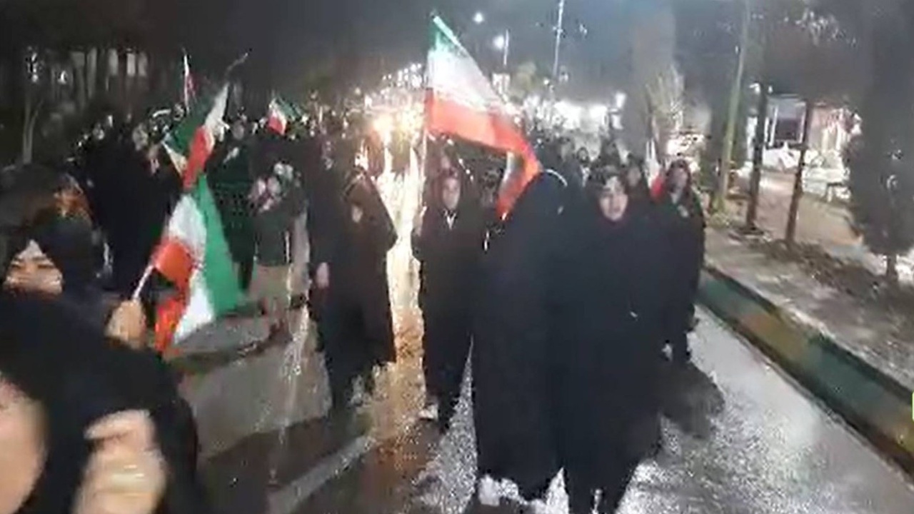 تجدید پیمان با سومین رهبر انقلاب اسلامی در پانزدهمین تجمع شبانه رومشکانی‌ها + فیلم
