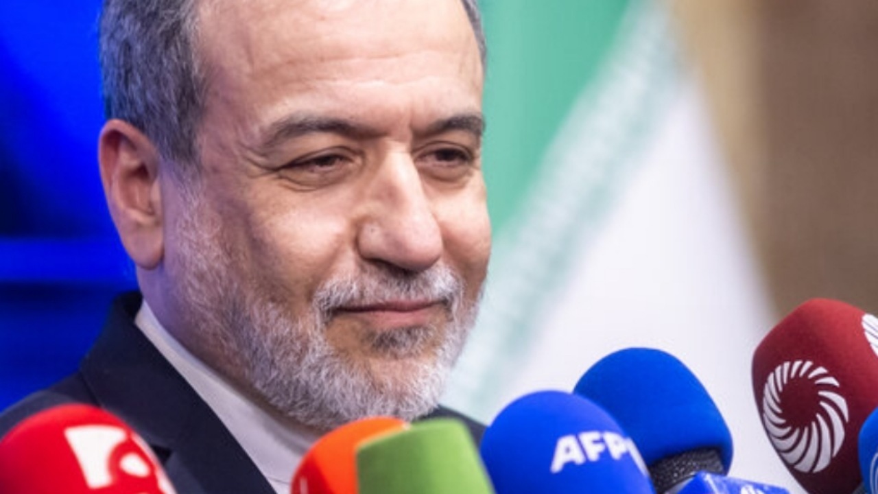 عراقچی: متجاوزان تاکنون به ۵۳ بیمارستان حمله و آنها را تخریب کرده‌اند