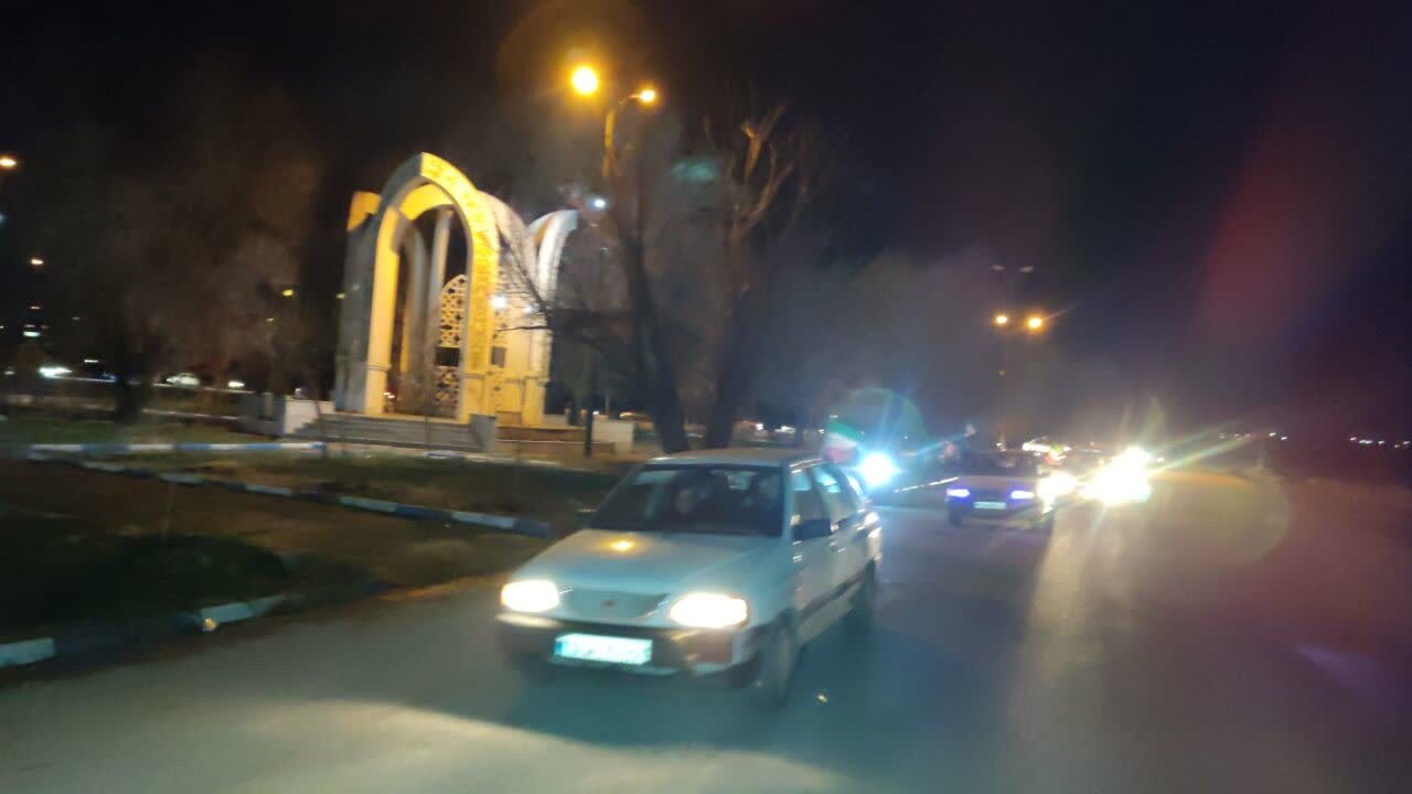 خروش خیابانی صالح آبادی&zwnj;ها در حمایت از رهبر انقلاب
