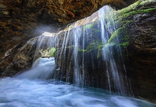 درخشش آب در لرستان سرزمین آبشارهای زیبا