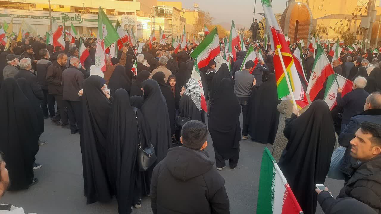 تجدید بیعت پایتخت نشینان با سومین رهبر انقلاب اسلامی