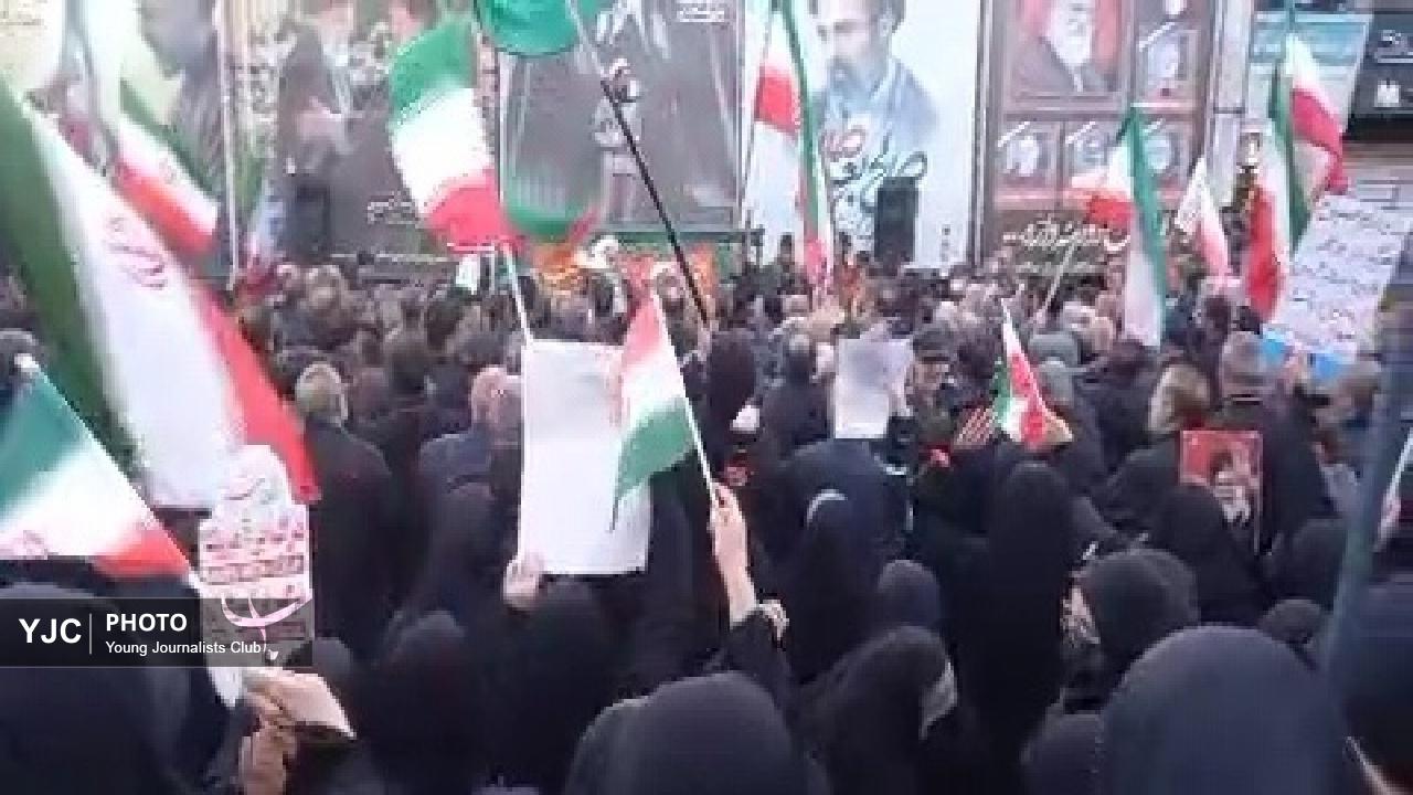 لحظه به لحظه با حماسه سازی مردم در خیابان انقلاب خرم آباد + فیلم