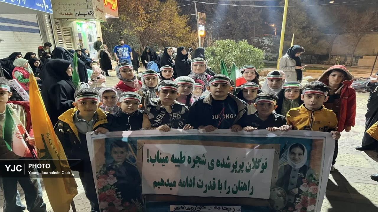 این شب‌ها کودکان لرستانی میدان‌دار تجمعات حماسی هستند + فیلم