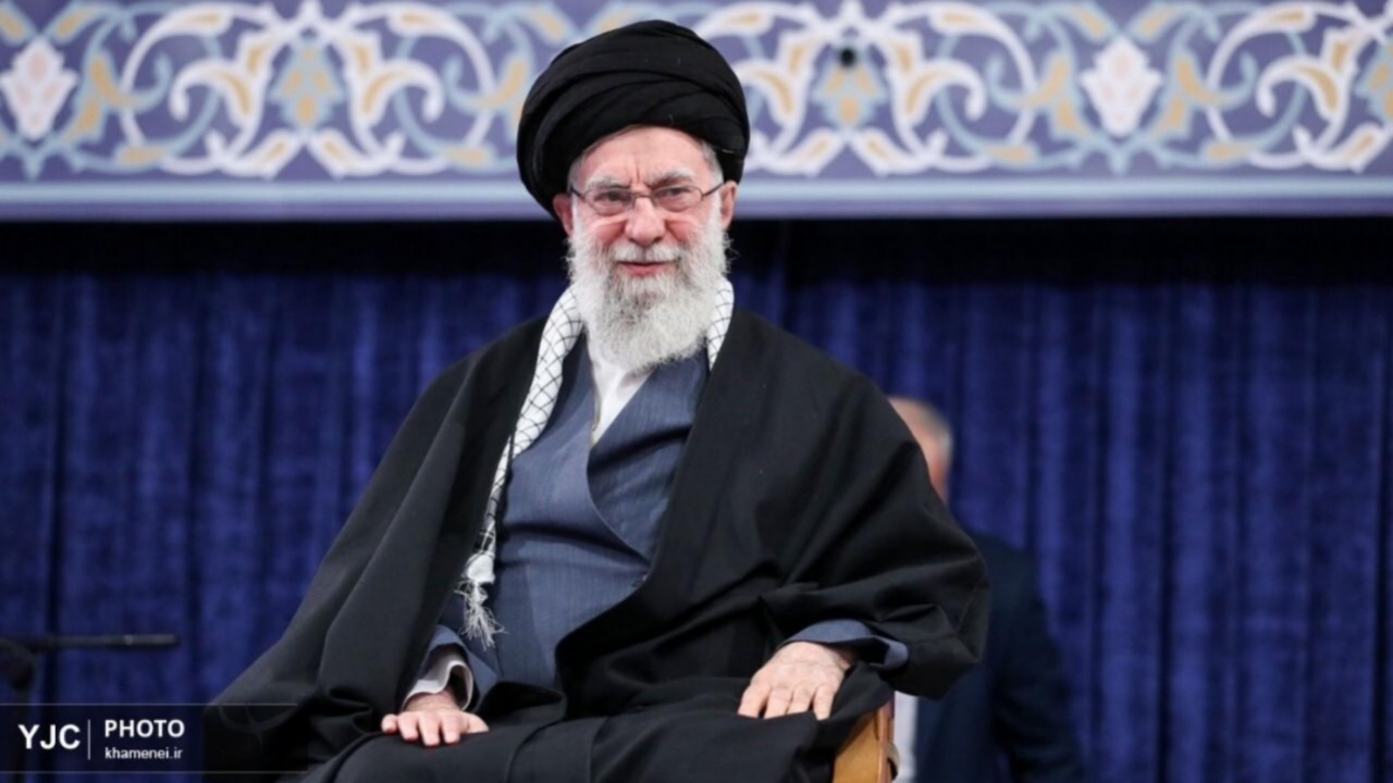 ماجرای حیرت یک شاعر از نکته‌سنجی رهبر شهید انقلاب + فیلم