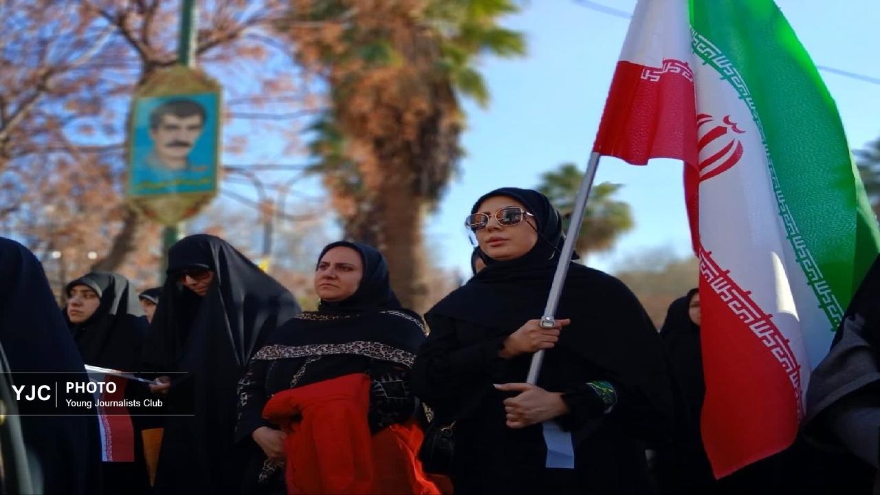 بیعت بانوان خرم آبادی با رهبر معظم انقلاب اسلامی + تصاویر