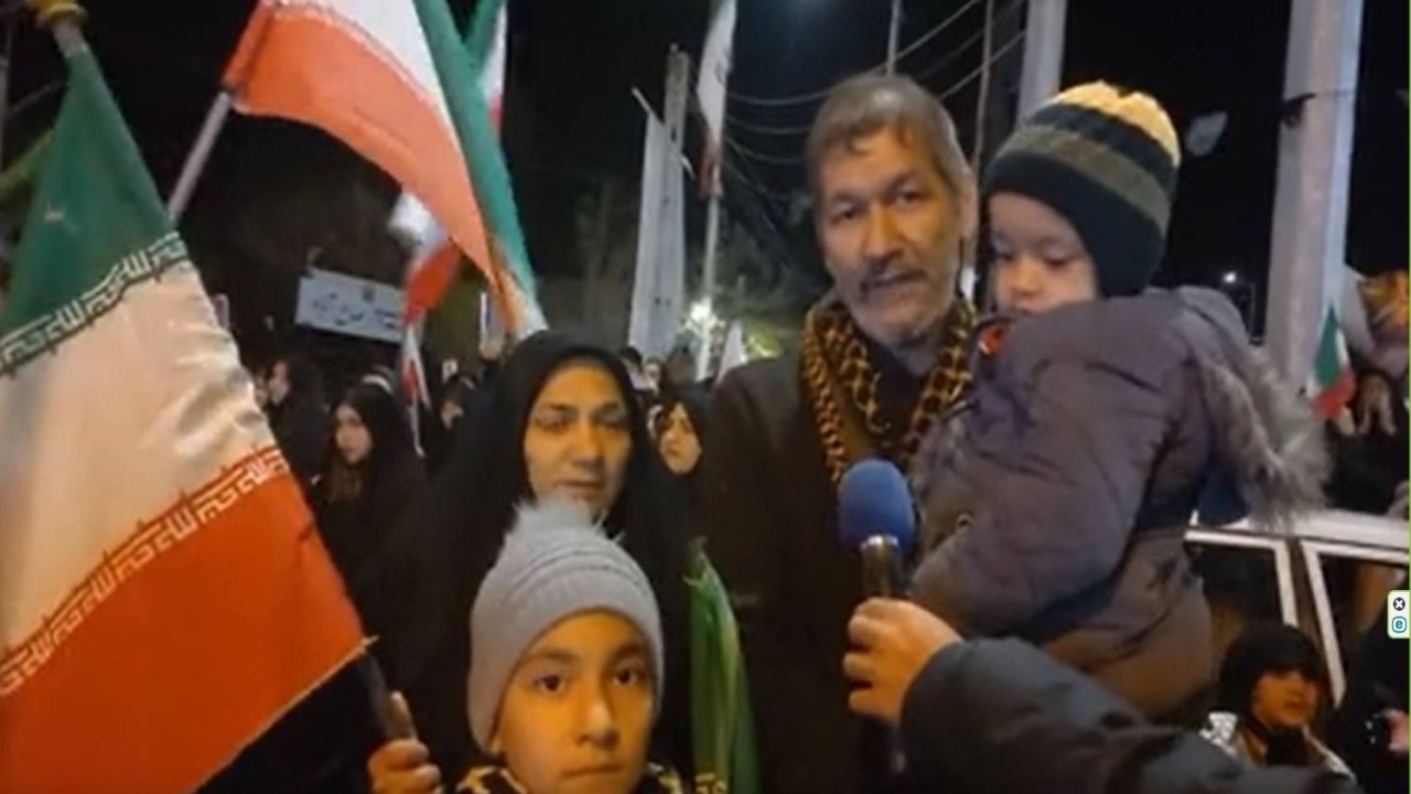 نجدید بیعت صالح آبادی‌ها با رهبر انقلاب اسلامی در آخرین چهارشنبه سال + فیلم