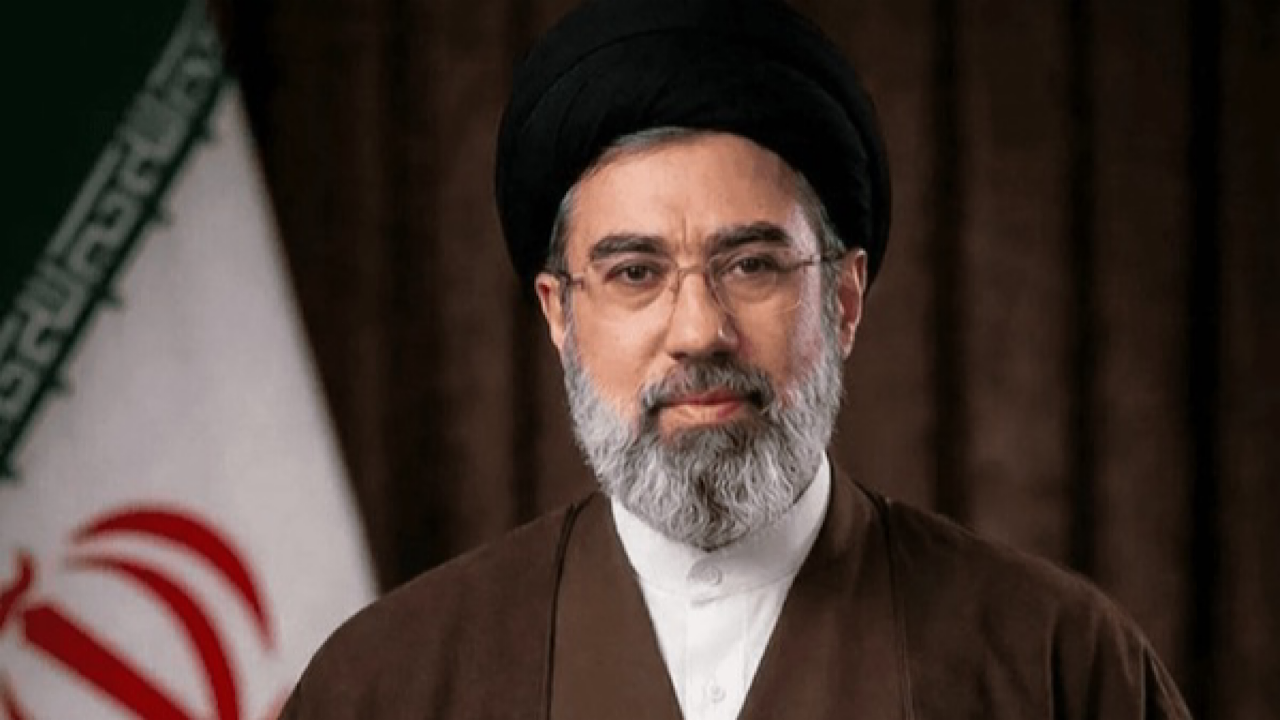 اتحاد حیرت‌انگیز مردم برای دفع بلا از رهبر انقلاب+ فیلم