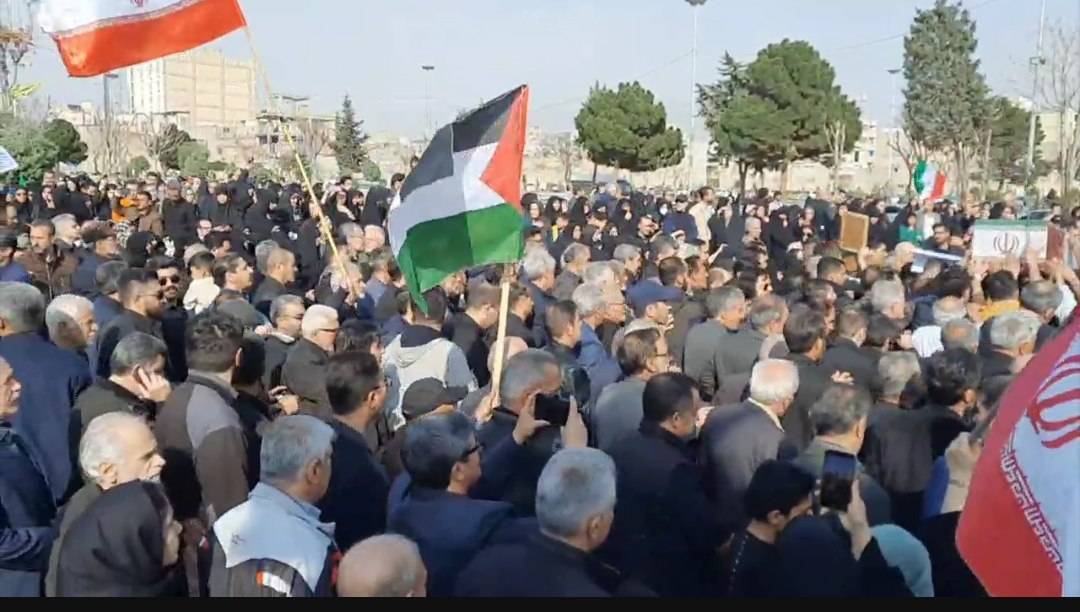 تشییع پیکر مطهر شهید ناخدا دوم فخرالدین رقیبی در کرج+ تصاویر