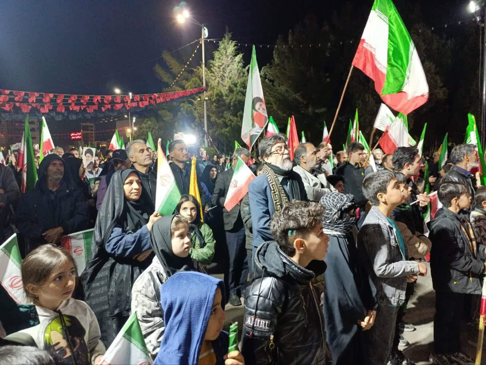 رسانه&zwnj;های کرمان؛ سپرِ ولایت، نابودگرِ دشمن + فیلم و عکس