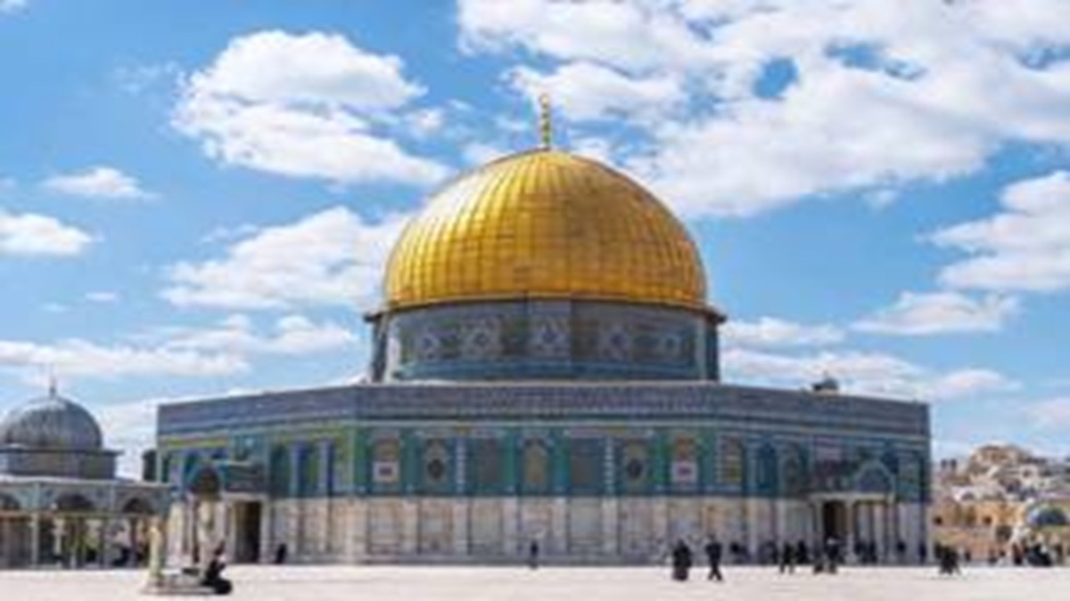 اقامه نماز عید سعید فطر در روسیه + فیلم
