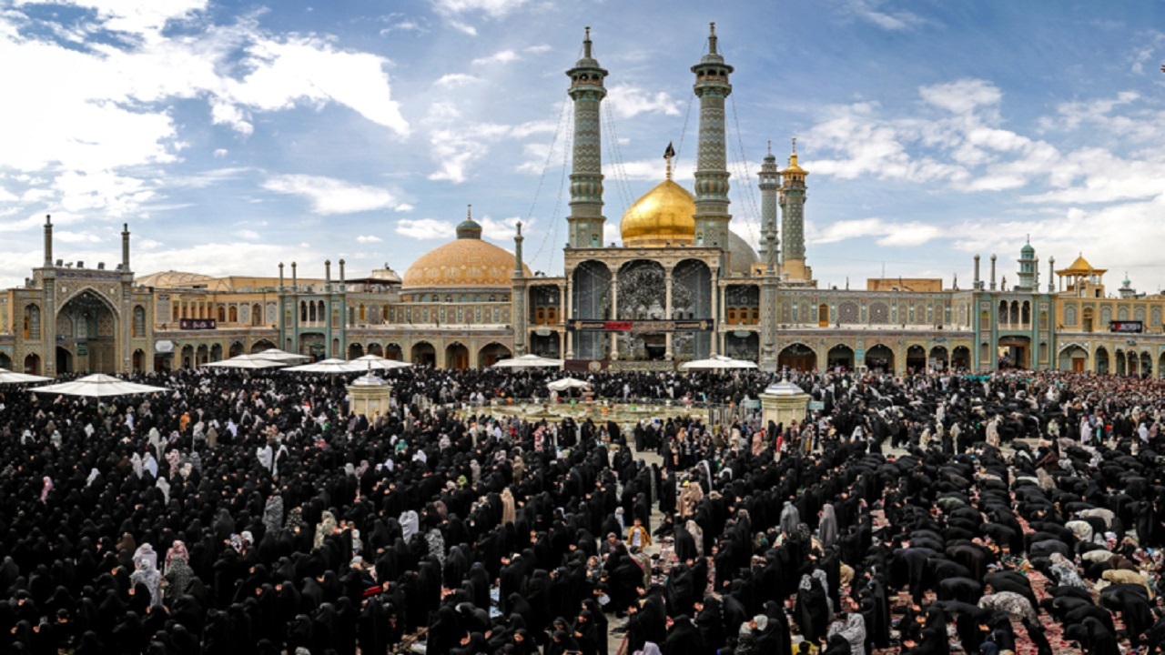 آیین تحویل سال نو در حرم مطهر حضرت معصومه (س) برگزار شد