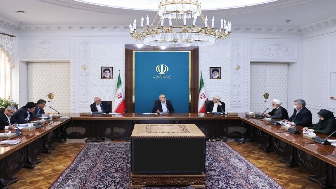 مسعود پزشکیان: افراد یا گروه‌هایی که اسناد و مدارکی در زمینه حوادث دی‌ماه دارند، ارائه کنند