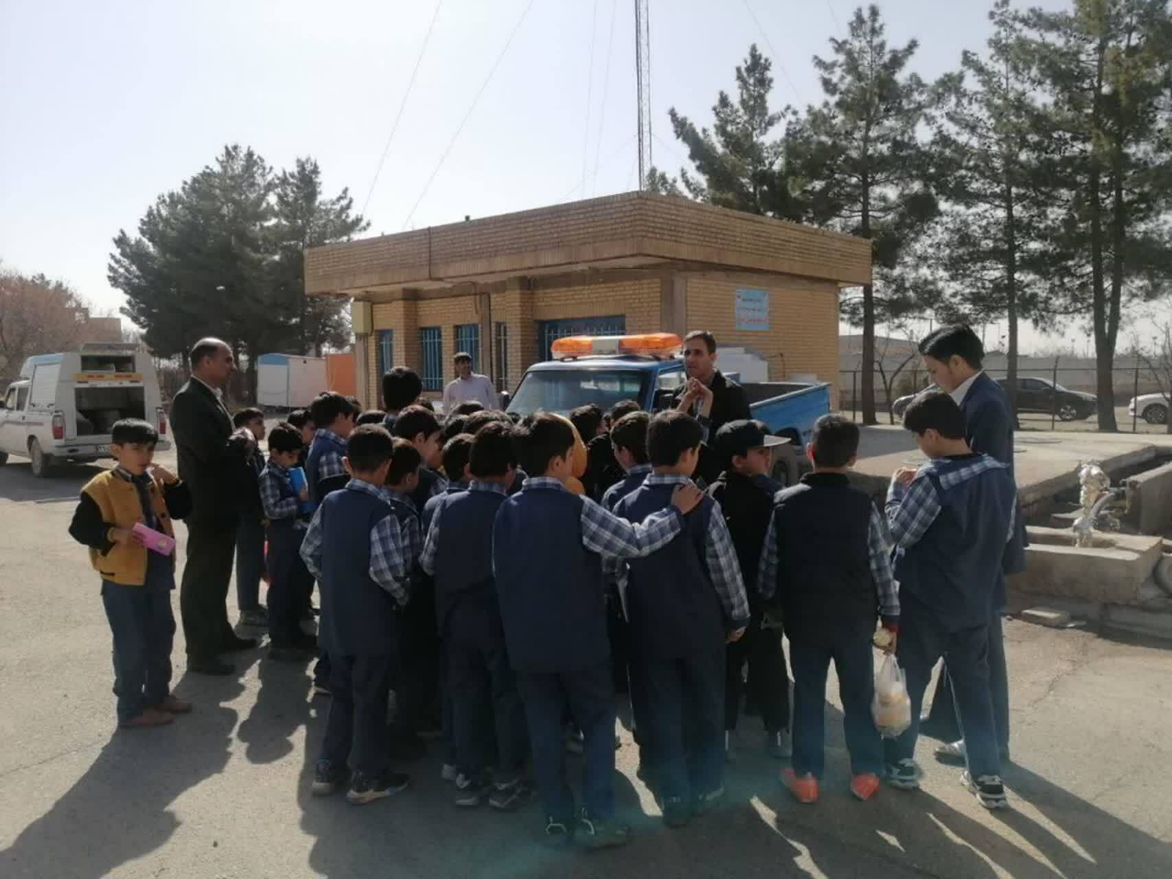 بازدید سفیران آب از تأسیسات آبرسانی