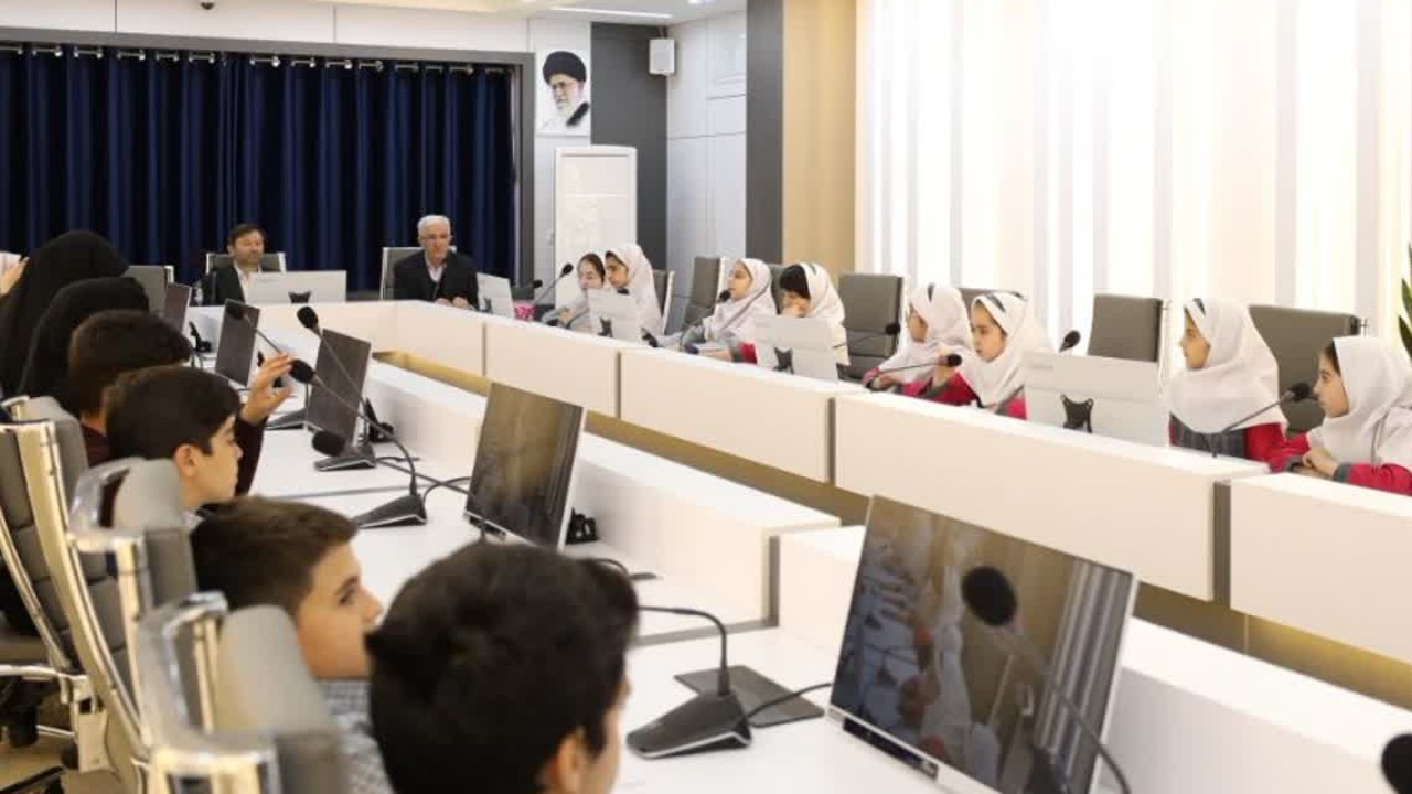 پیک شهروندی پلی میان دانش‌آموزان و مدیریت شهری + تصاویر