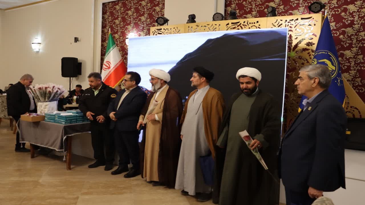 برگزاری مراسم جشن گلریزان در ماهدشت + عکس