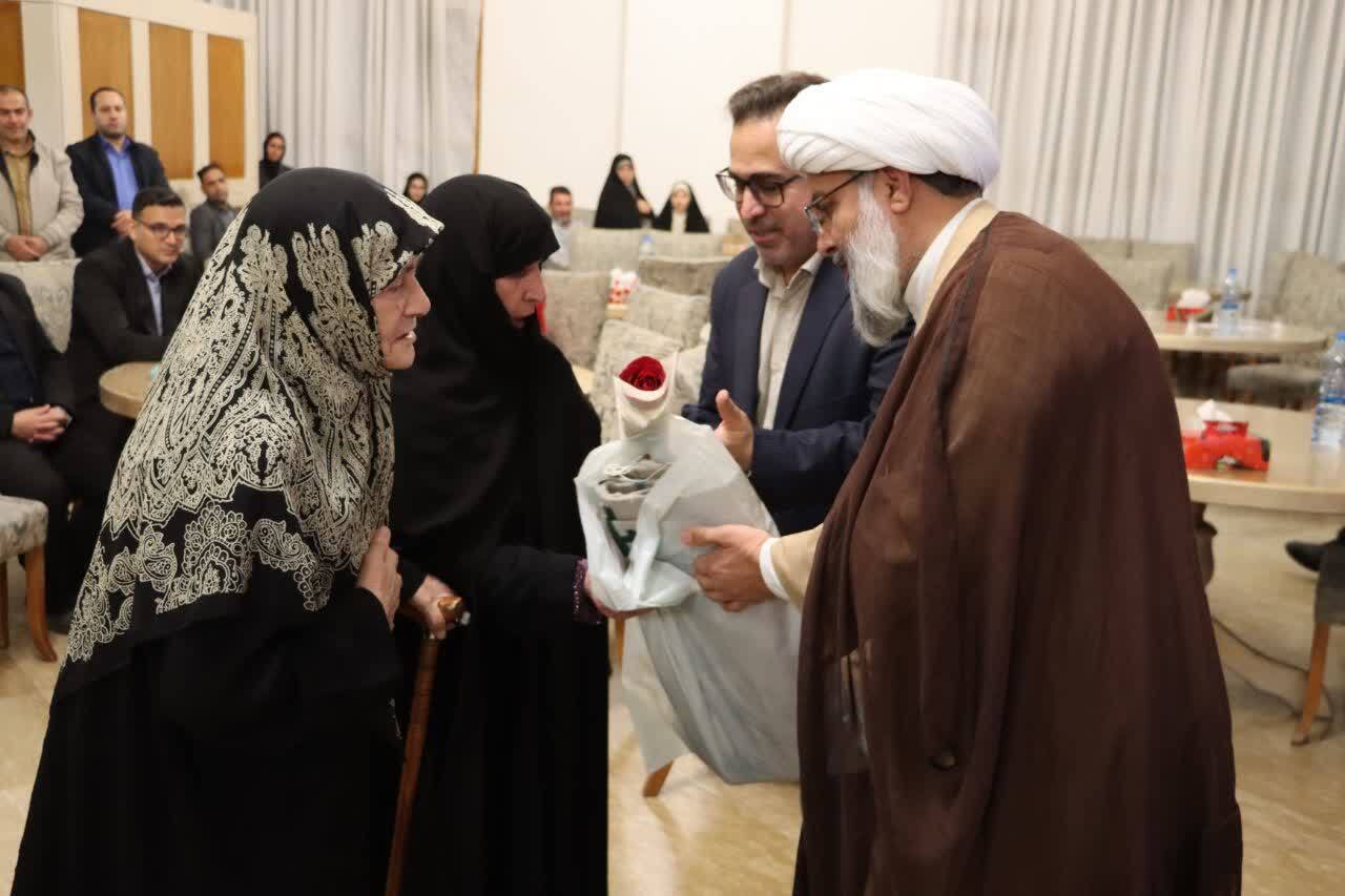 مراسم جشن گلریزان