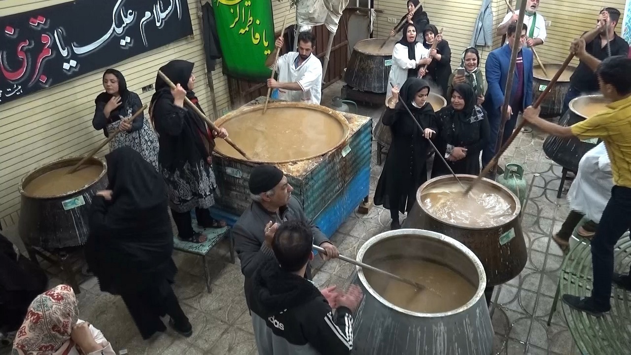 نمایی از احیای آئین کهن سمنوپزان در آران و بیدگل + فیلم