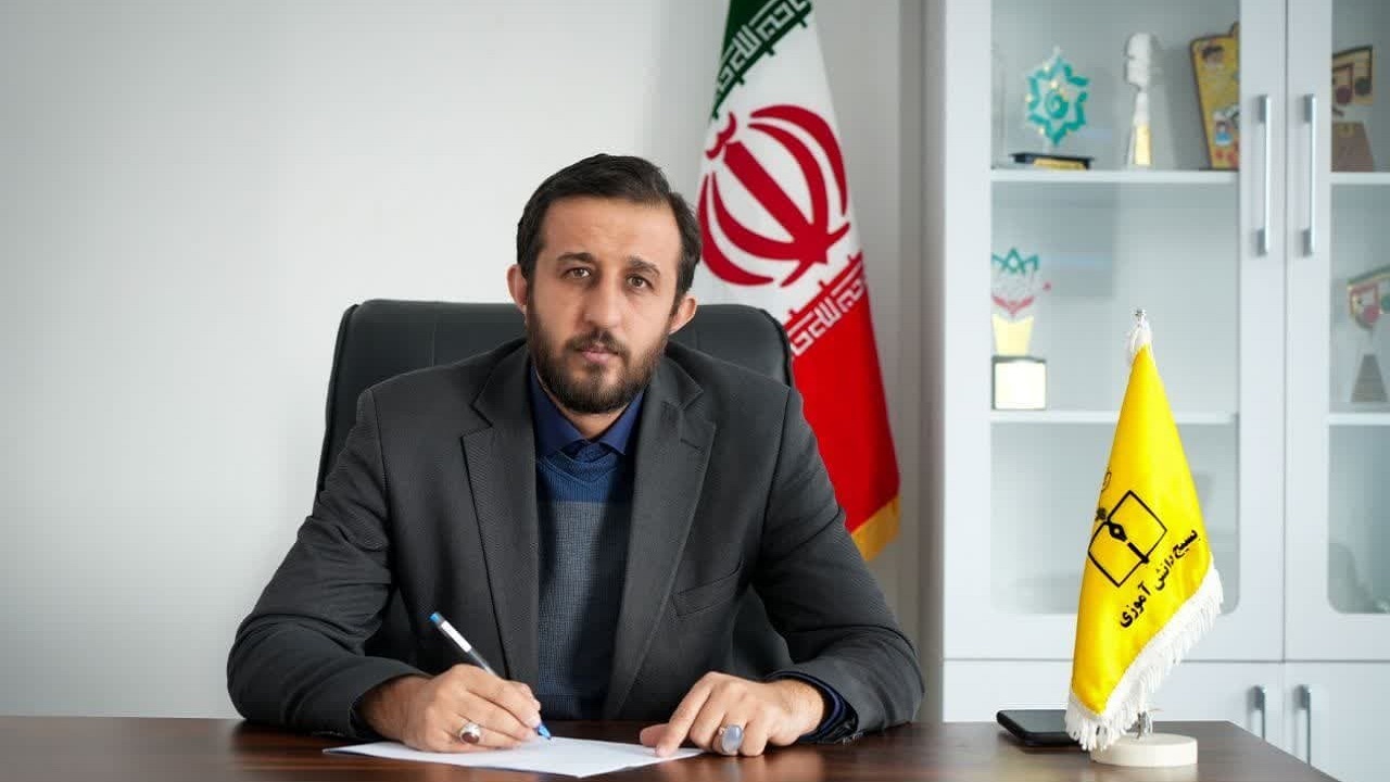توزیع سه هزار جفت کفش در بین دانش آموزان نیازمند آذربایجان‌غربی