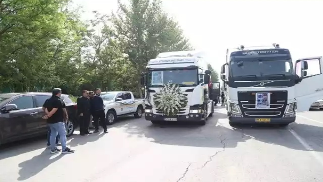مراسم تشییع پیکر سید حسین رضوی از جانباختگان حادثه اسکله شهید رجایی + فیلم