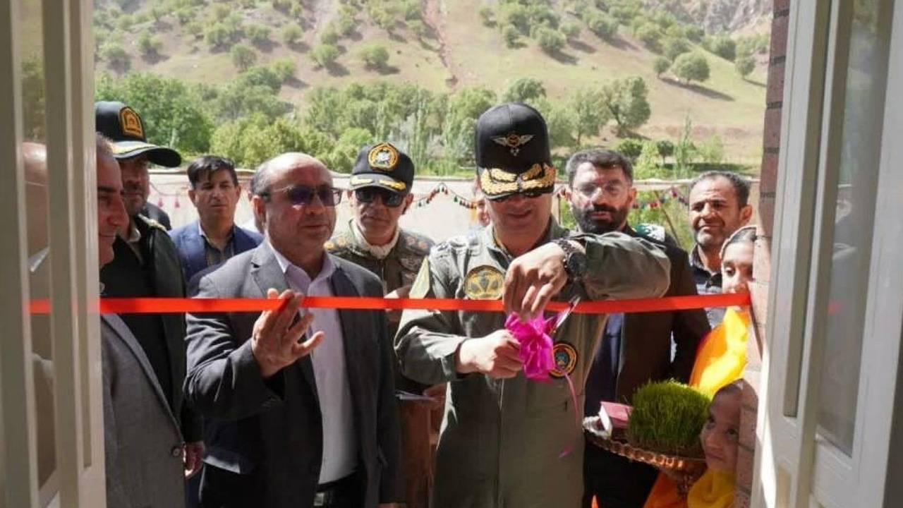 بهره‌برداری از ٢ خانه بهداشت شهدای ارتش در چهارمحال و بختیاری