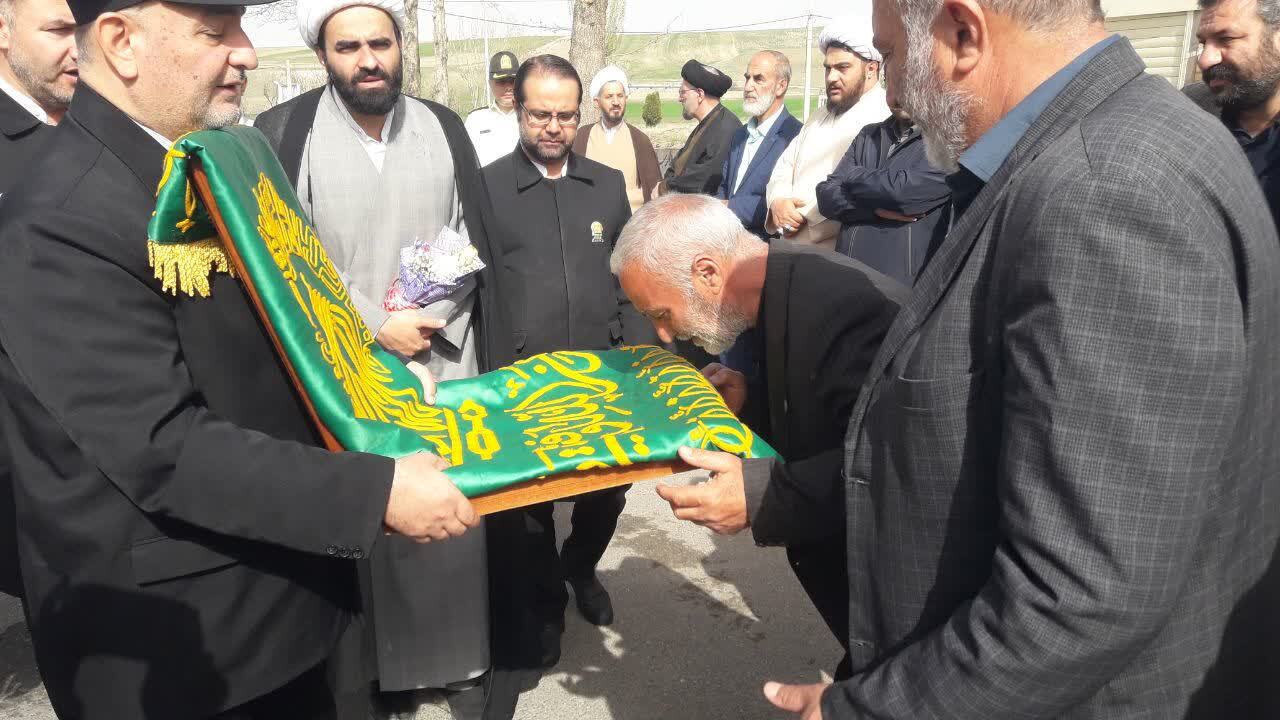 پرچم متبرک خادمان بارگاه ملکوتی امام رضا (ع)