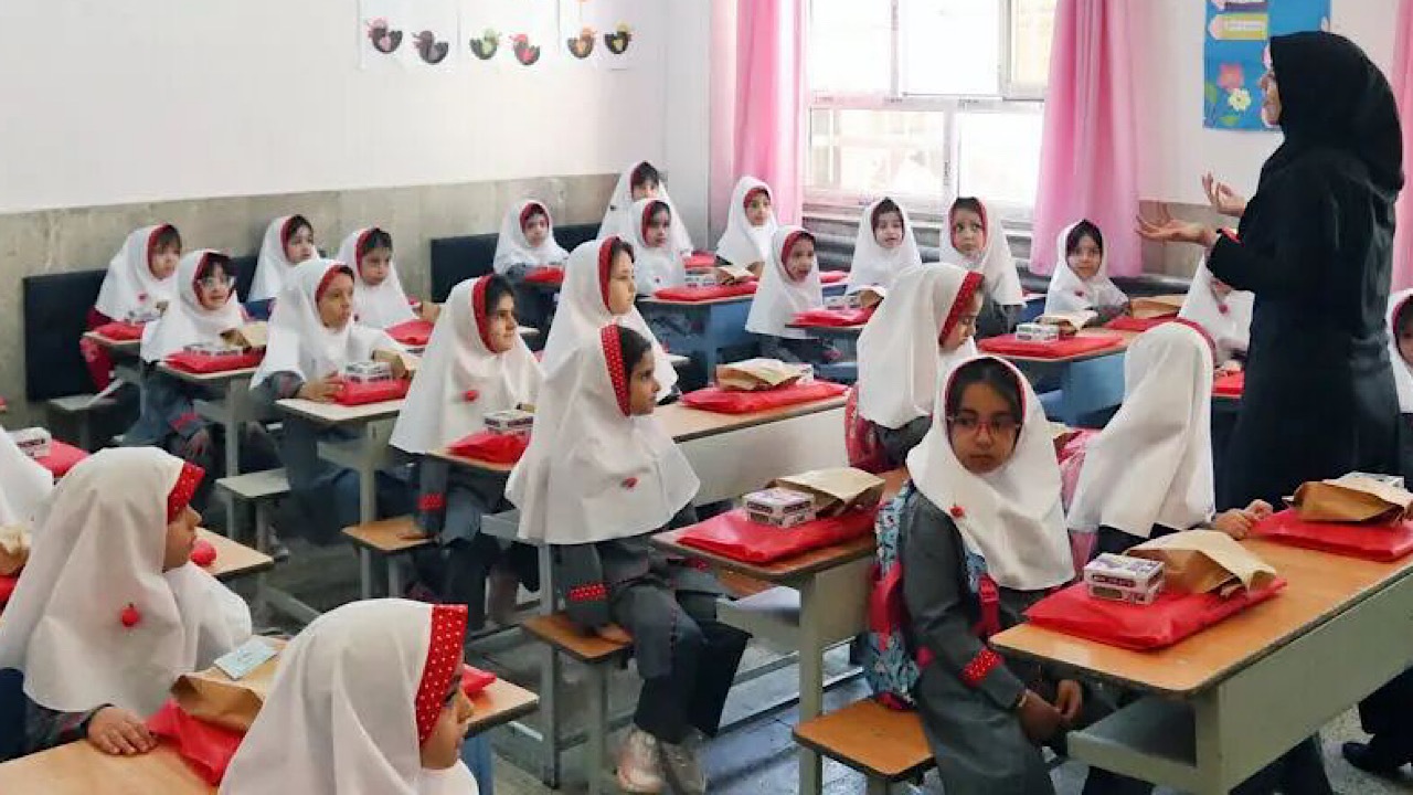 روز معلم تجلی بزرگداشت اندیشه و تکریم خرد است