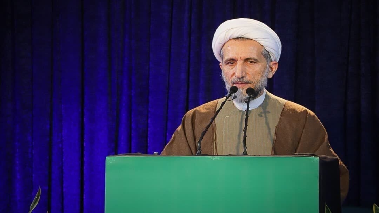 معلمان ارزش‌های میهن دوستی و دینی را تقویت کنند