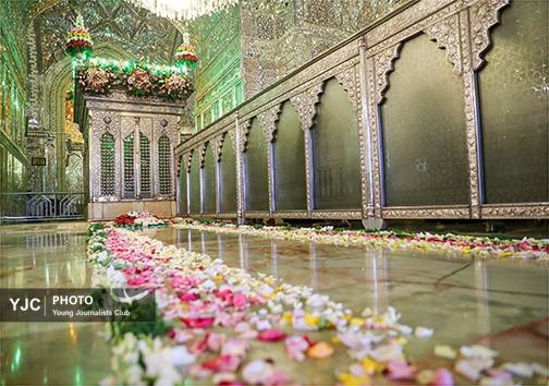 منتشر نشود/ شاهچراغ (ع)، پناهگاه دلهای مشتاق در دهه کرامت منتشر نشود/ شاهچراغ (ع)، پناهگاه دلهای مشتاق در دهه کرامت