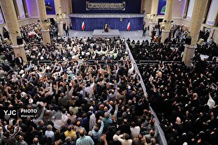 دیدار دست‌اندرکاران حج و جمعی از زائران بیت‌الله الحرام با رهبر انقلاب
