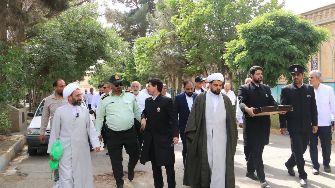بوی حرم رضوی با حضور خادمیاران رضوی در ماهشت پیچید