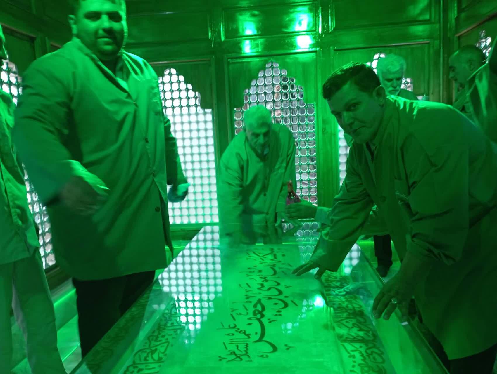 مراسم غبارروبی و عطر افشانی