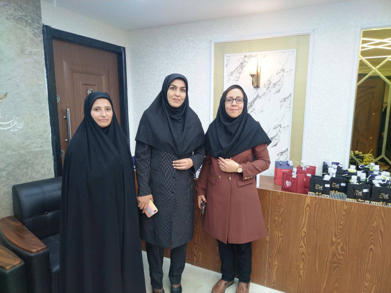 قاب&zwnj;هایی به یادماندنی از معلمان نمونه انابدی