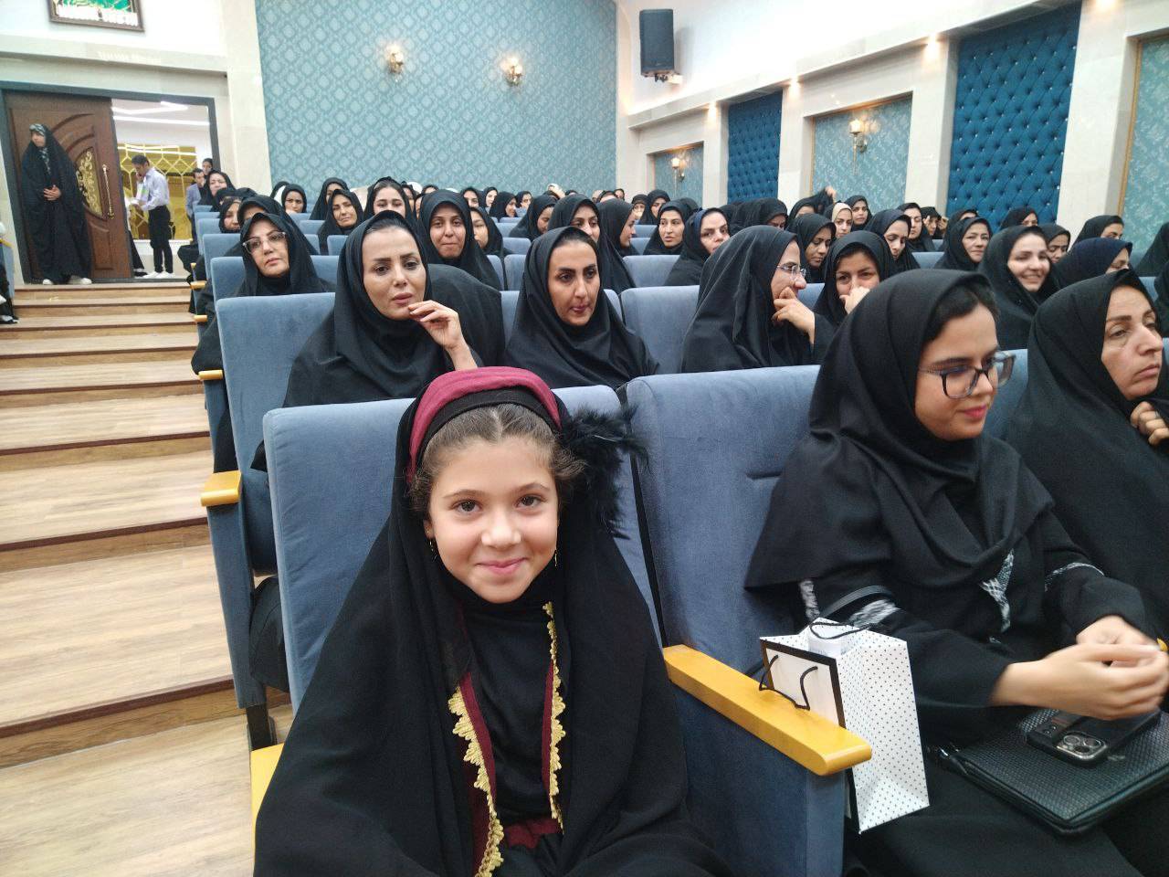 قاب&zwnj;هایی به یادماندنی از معلمان نمونه انابدی