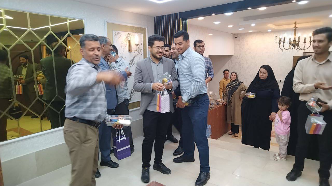 قاب&zwnj;هایی به یادماندنی از معلمان نمونه انابدی
