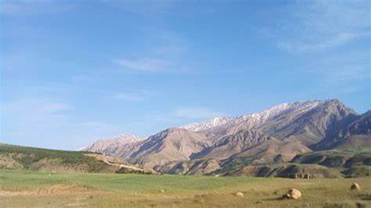 چشم نوازی روستای جغدان شهرستان کیار به وقت بهار + فیلم