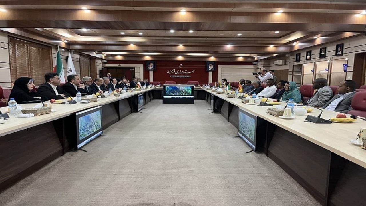 دیدار سفیران پنج کشور با استاندار قزوین