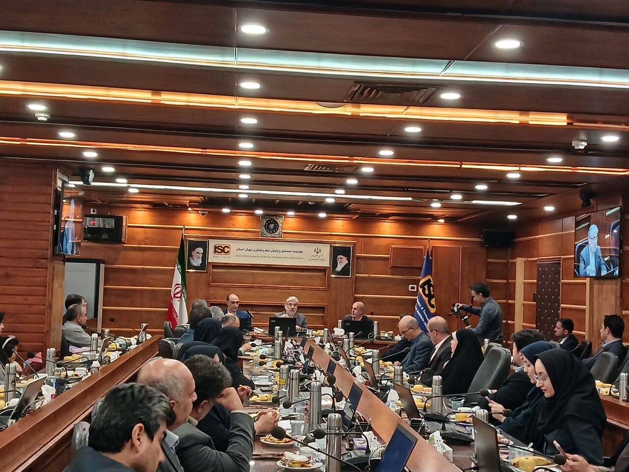 استفاده از داده‌های ISC برای جلوگیری از خطا در آموزش عالی
