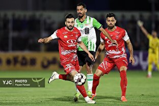 لیگ برتر فوتبال / خیبر خرم آباد - پرسپولیس تهران