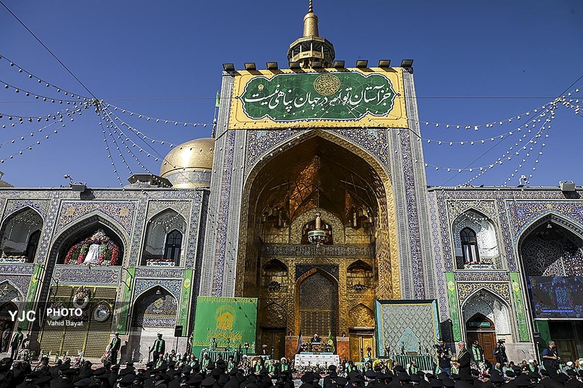 قدم‌های عاشقانه زائران پیاده در جاده‌های منتهی به مشهد مقدس