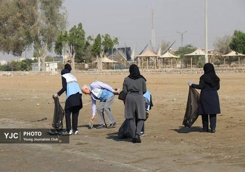 گزارش تصویری از پاکسازی ساحل غدیر بندرعباس