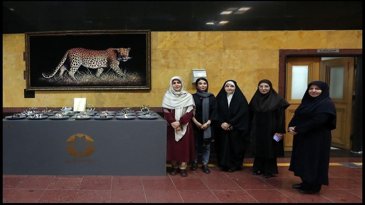 باشگاه خبرنگاران -یکی از آثار برگزیده دوسالانه سرامیک در سازمان حفاظت محیط زیست جانمایی شد