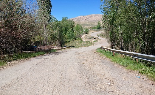 وضعیت نامناسب جاده روستای قهوج+ فیلم و تصاویر