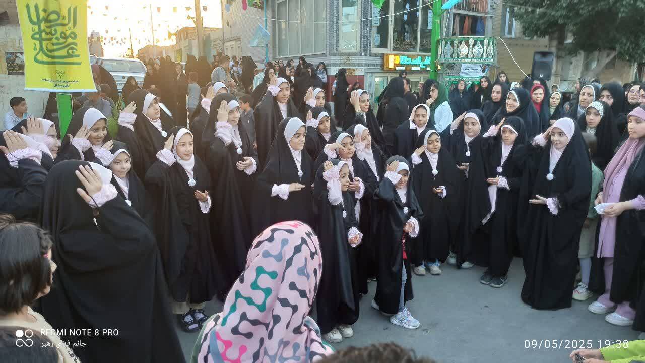 فیلمی از حال و هوای آران و بیدگل در سالروز ولادت امام رضا (ع) فیلمی از حال و هوای آران و بیدگل در سالروز ولادت امام رضا (ع)